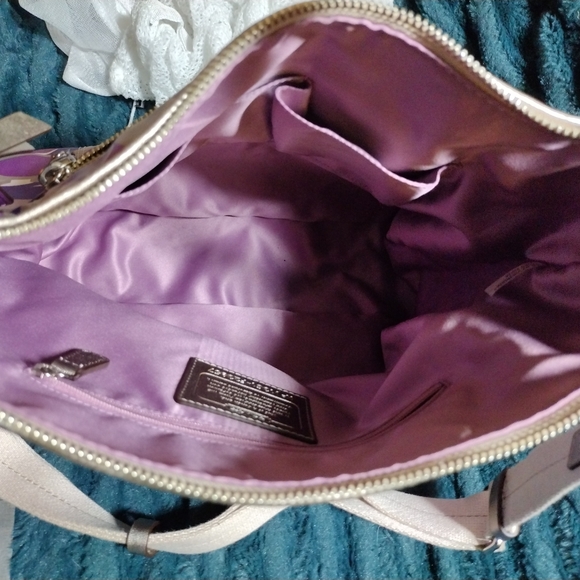 Coach Daisy Kaleidoscope Print Convertible Hobo Bag - Picture 6 of 8